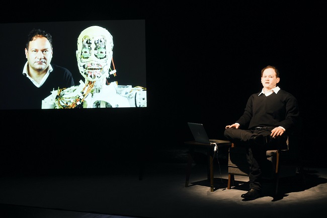 2021/01/1609786564_stefan_kaegi_-_rimini_protokoll_-_uncanny_valley_-_2018_01.jpg