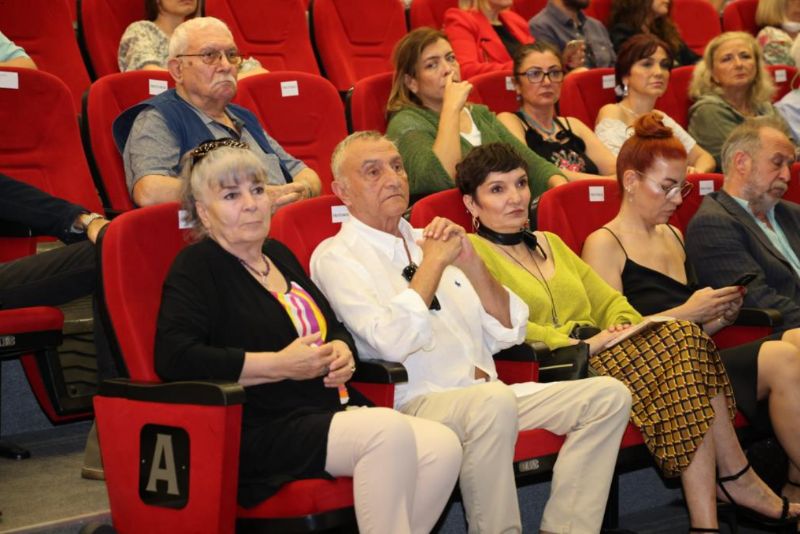 2023/06/1685772291_marmaris_kultur_ve_sanat_festivali_-_acilis_toreni_ve_mustafa_alabora_soylesisi_-2.jpg