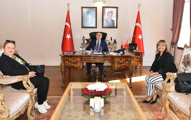 2024/02/1707581834_feraye_gurel_yavuz_selim_kosger_adana_valisi_2_ebru_gunes_132758292.jpg