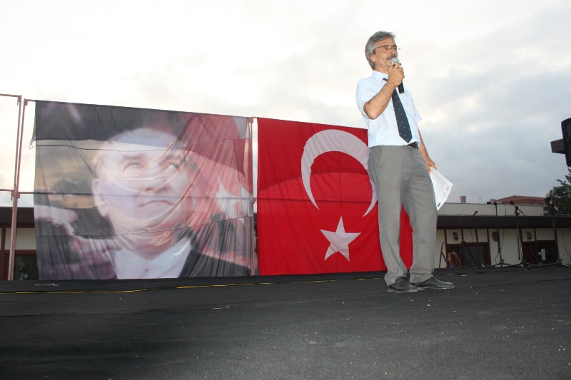 2024/06/1718568925_v._Istanbul_folk_halk_muzigi_festivali_ve_basin_bayrami_acikhava_konseri039.jpg