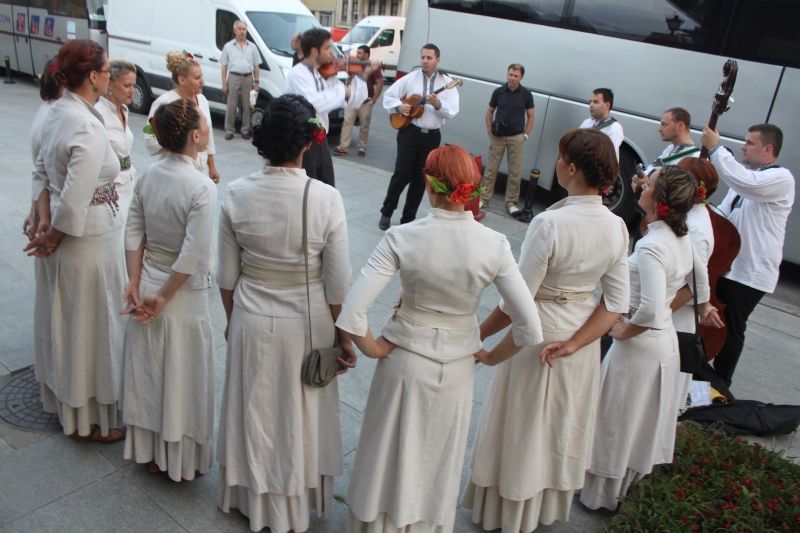 2024/06/1718568927_v._Istanbul_folk_halk_muzigi_festivali_ve_basin_bayrami_acikhava_konseri005.jpg