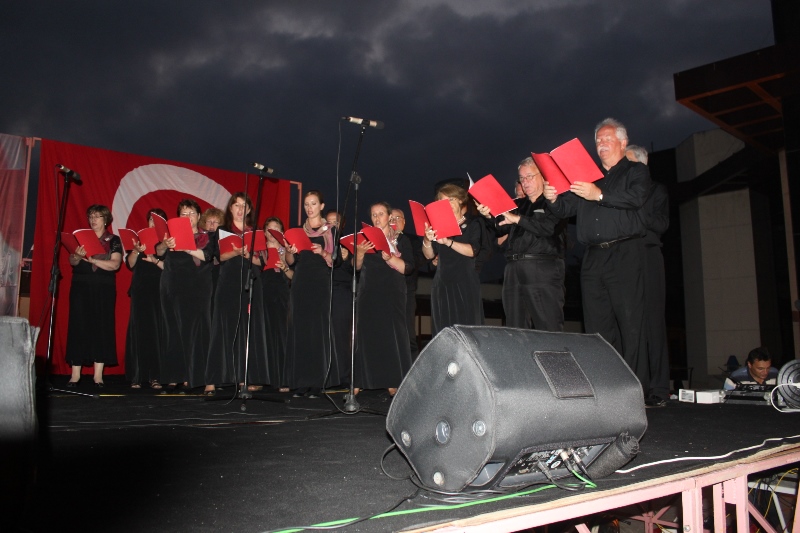 2024/06/1718568927_v._Istanbul_folk_halk_muzigi_festivali_ve_basin_bayrami_acikhava_konseri079.jpg