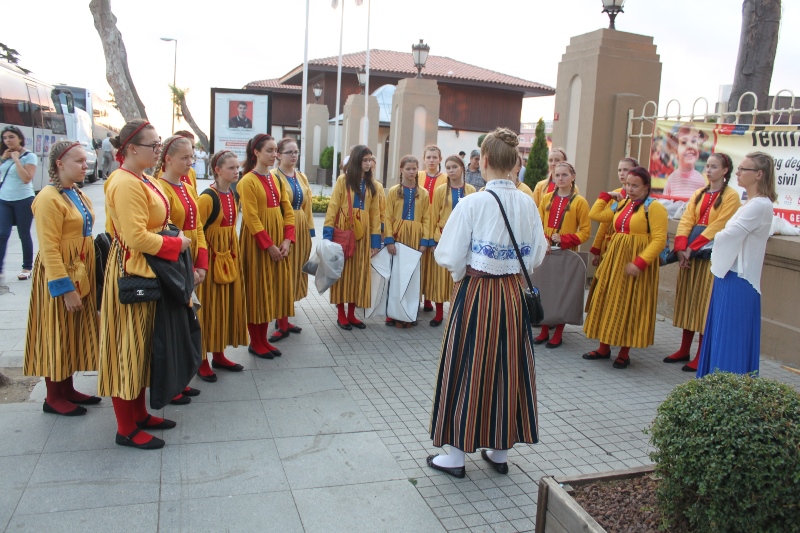 2024/06/1718568928_v._Istanbul_folk_halk_muzigi_festivali_ve_basin_bayrami_acikhava_konseri013.jpg