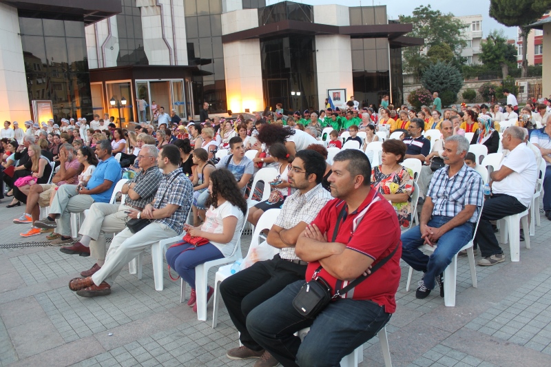 2024/06/1718568929_v._Istanbul_folk_halk_muzigi_festivali_ve_basin_bayrami_acikhava_konseri034.jpg