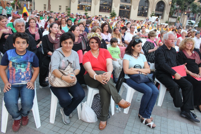2024/06/1718568929_v._Istanbul_folk_halk_muzigi_festivali_ve_basin_bayrami_acikhava_konseri042.jpg