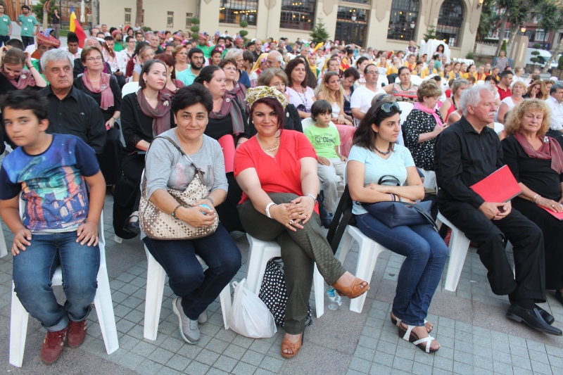 2024/06/1718568929_v._Istanbul_folk_halk_muzigi_festivali_ve_basin_bayrami_acikhava_konseri043.jpg