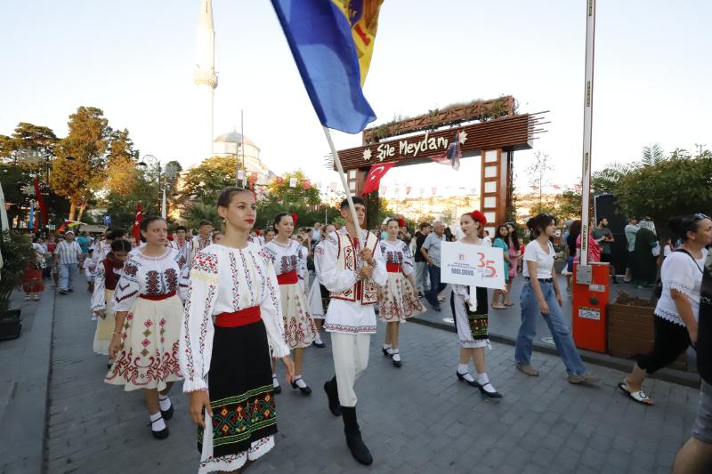 2024/07/1722404261_35._uluslararasi_sile_bezi_kultur_ve_sanat_festivali_basladi_-6.jpg