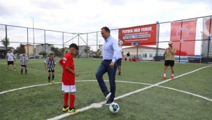 GÜMÜŞYAKA SPOR TESİSLERİ FUTBOL TURNUVASI İLE AÇILDI