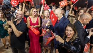 İTÜ MEZUNLARI DERNEĞİNDEN GÖRKEMLİ CUMHURİYET BALOSU
