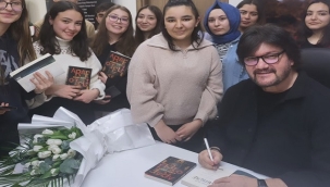 AHMET ŞAFAK OKURLARIYLA BULUŞTU