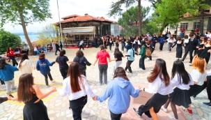 FERİT İNAL LİSESİ GENÇLERDEN 19 MAYIS'A ÖZEL BİR PROGRAM VARDI