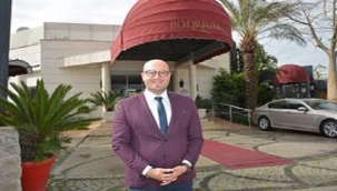 "TÜRK TURİZMİNDE İNSAN KAYNAĞI SIKINTISI DERİNLEŞİYOR"
