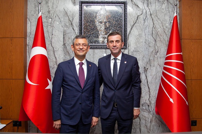 Özgür Özel'e Sakarya'dan İlk Destek
