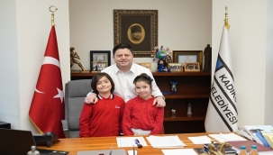 KADIKÖY BELEDİYESİ BAŞKANLIK KOLTUĞUNU ÇOCUKLARA EMANET ETTİ.