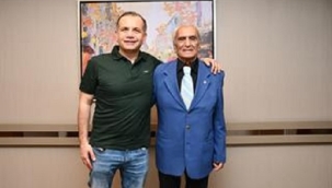 ROBOTİK CERRAHİYLE 80 YAŞINDA SAĞLIĞINA KAVUŞTU