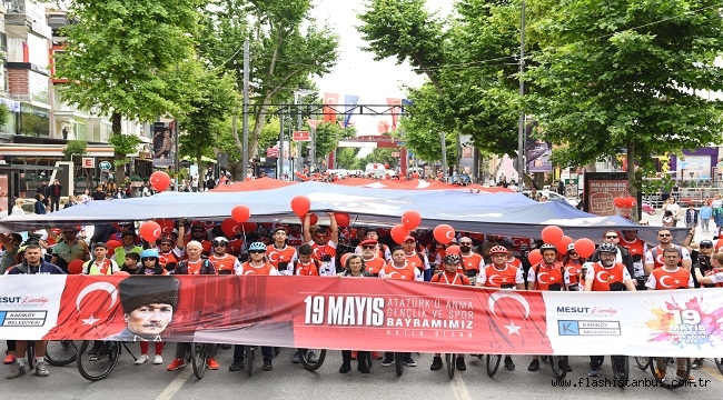 KADIKÖY'DE 19 MAYIS COŞKUSU