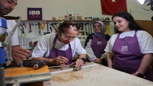 İBB'DEN KADINLARA MARANGOZLUK EĞİTİMİ