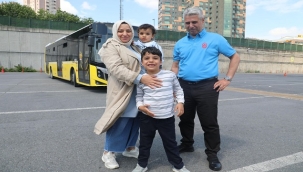 İETT İKİ ÇOCUĞU AİLESİNE KAVUŞTURDU 