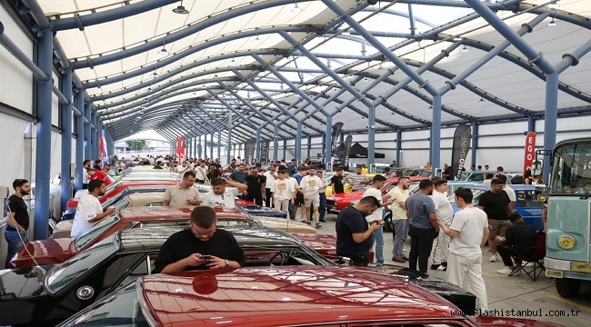KÜÇÜKÇEKMECE KLASİK OTOMOBİL FESTİVALİ'NE BÜYÜK İLGİ