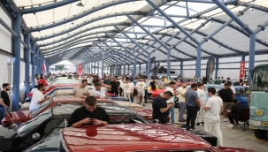 KÜÇÜKÇEKMECE KLASİK OTOMOBİL FESTİVALİ'NE BÜYÜK İLGİ
