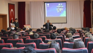 PROF.DR. İBRAHİM YÜKSEL ÖĞRENCİLERLE BULUŞTU