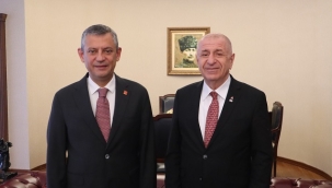 ÜMİT ÖZDAĞ ÖZGÜR ÖZEL'İ ZİYARET ETTİ