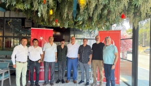 YGD, 'Gazeteciler ve Basın Bayramı'nı bir kahvaltı ile kutladı