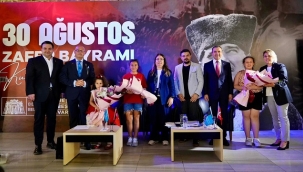 BEŞİKTAŞ BELEDİYESİ'NİN 30 AĞUSTOS SÖYLEŞİSİNE BÜYÜK İLGİ