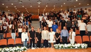 EGE ÜNİVERSİTESİ DİŞ HEKİMLİĞİ ÖĞRENCİLERİ EĞİTİME İLK ADIMI ATTI