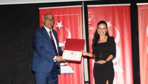 Eğitime Değer Katanlar Ödül Töreni Sancaktepe'de Düzenlendi