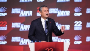 ÖZGÜR ÖZEL YENİDEN CHP GENEL BAŞKANI SEÇİLDİ