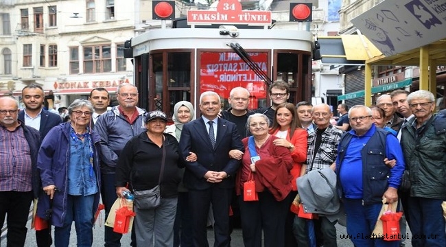 İETT'DEN DÜNYA YAŞLILAR GÜNÜ'NDE ANLAMLI ZİYARET