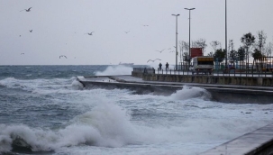 İSTANBUL'A FIRTINA VE KUVVETLİ YAĞIŞ GELİYOR