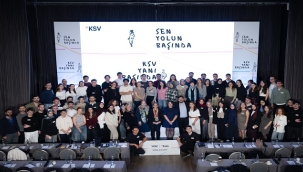 ÖĞRENCİ BULUŞMASINDA GENÇ LİDER ADAYLARINA DESTEK