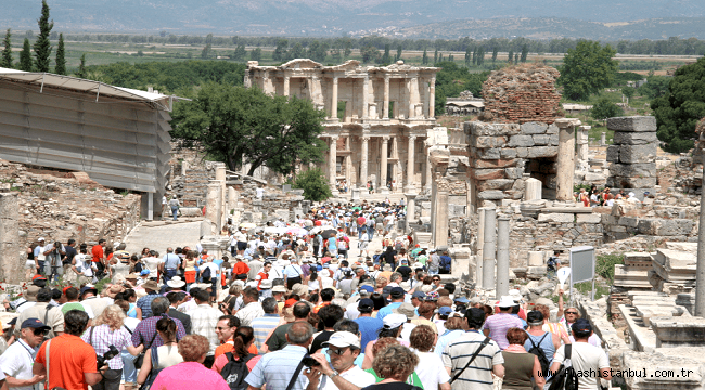 BARANER'DEN ÇARPICI UYARI: "TÜRKİYE'NİN 200 ULTRA LÜKS TESİSİ VAR AMA SAHNE EKSİK"