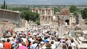 BARANER'DEN ÇARPICI UYARI: "TÜRKİYE'NİN 200 ULTRA LÜKS TESİSİ VAR AMA SAHNE EKSİK"