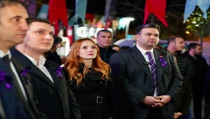 BEŞİKTAŞ'TA KADINA YÖNELİK ŞİDDETLE MÜCADELE İÇİN "NÖBETTEYİZ" EYLEMİ DÜZENLENDİ