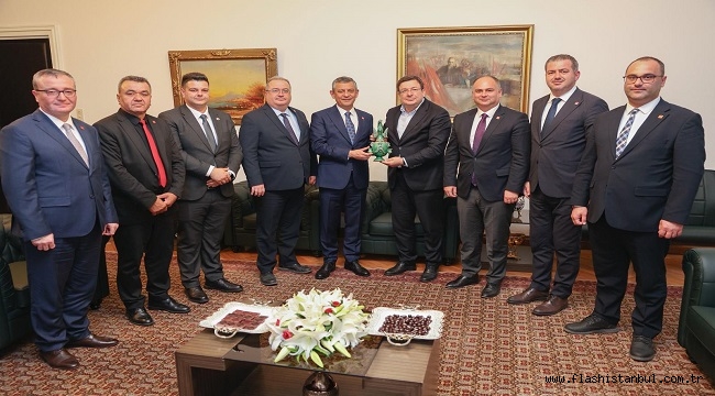 ÇANAKKALE KURULTAY DELEGELERİ ÖZGÜR ÖZER'İ ZİYARET ETTİ