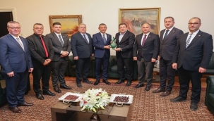 ÇANAKKALE KURULTAY DELEGELERİ ÖZGÜR ÖZER'İ ZİYARET ETTİ