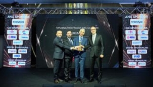 ÇAYELİ BAKIR'IN ARICILIĞI GELİŞTİRME PROJESİ "TOPLUMSAL FAYDA ÖDÜLÜ" ALDI