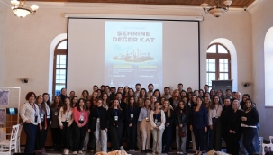 GENÇLER İZMİR'DE GELECEĞİ TASARLADI