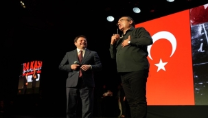 KADIKÖY'DE ÖĞRETMENLER GÜNÜ SUNAY AKIN GÖSTERİSİYLE KUTLANDI