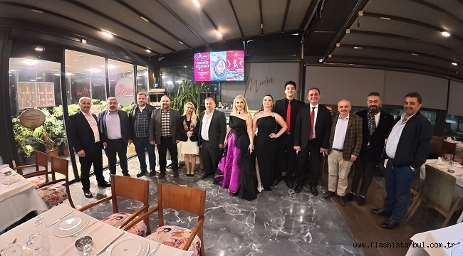 AYGÜL YÜRÜR HEM KİTABINI HEM ŞARKISINI TANITTI