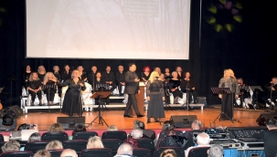 İZMİRLİ DİŞ HEKİMLERİ'NDEN "EGE'NİN HEKİMLERİ SÖYLÜYOR" KONSERİ