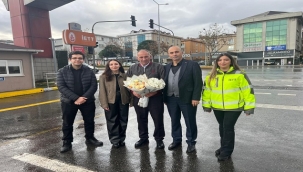 ÖĞRETMENLERDEN İETT ŞÖFÖRÜNE SÜRPRİZ