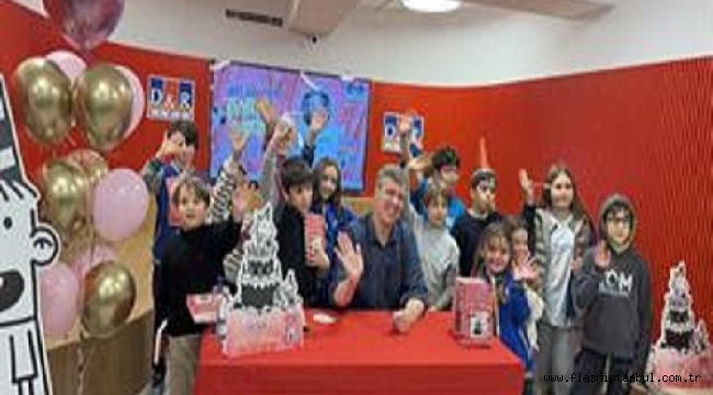 SAFTİRİK'İN YARATICISI JEFF KINNEY TÜRK HAYRANLARIYLA BİRARAYA GELDİ