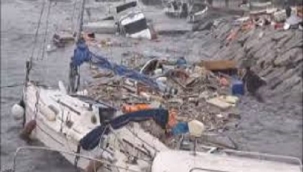 FIRTINADAN TUZLA'DA TEKNELER ALABORA OLDU 