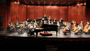 GÜLSİN ONAY'DAN ESKİŞEHİR'İN SENFONİ ORKESTRASI EŞLİĞİNDE MUHTEŞEM KONSER