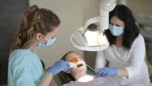 AĞIZDA OLUŞAN ENFEKSİYONLAR ZAMANLA TÜM VÜCUDU ETKİLEYEBİLİR