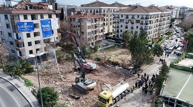 E SINIFI YÜKSEK RİSKLİ BİNANIN YIKIMI GERÇEKLEŞTİ